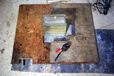 Getting started here...block standing in the hole it'd normally be tlat in.  It's only sealed by a cork, and I don't want leaks at this point.  It's not easy to get 44g of borax to solve in 100ml of EG after all (takes boiling for hours to clarify).